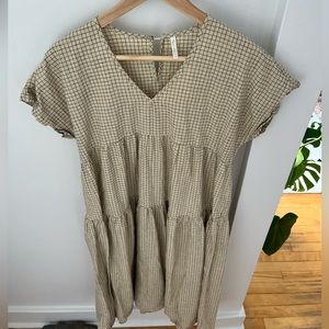 Rylee and Crew midi dress with pockets, great for pregnancy and postpartum